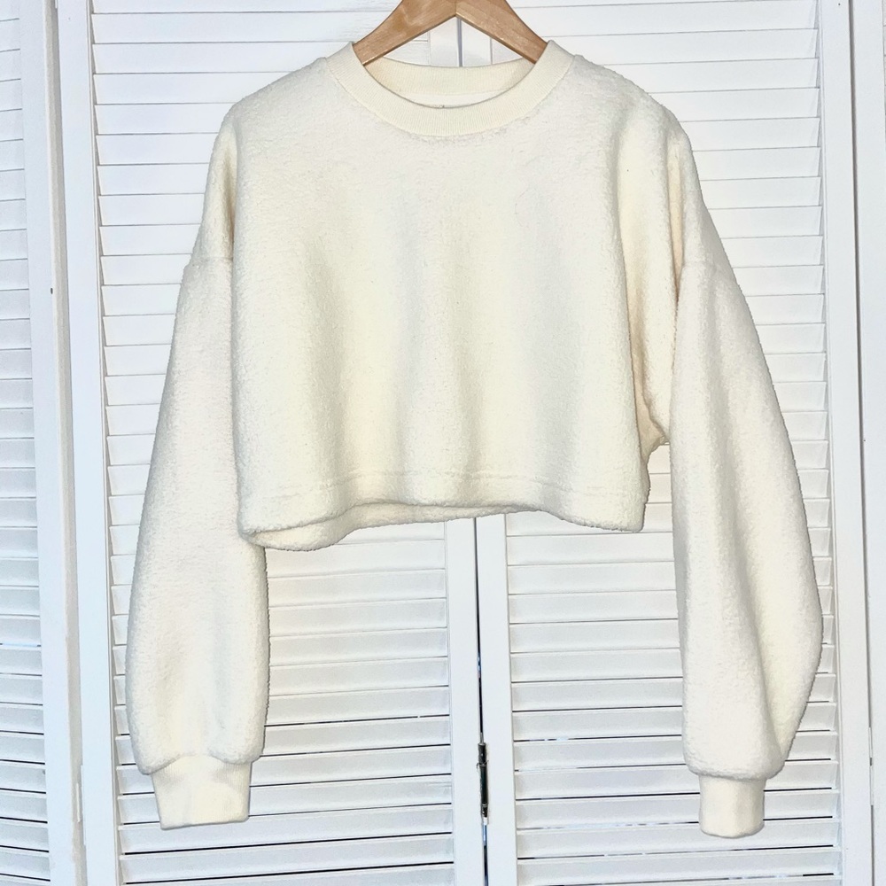 Aritzia Sunday Best Lupa Sweater NWOT - Picture 2 of 3